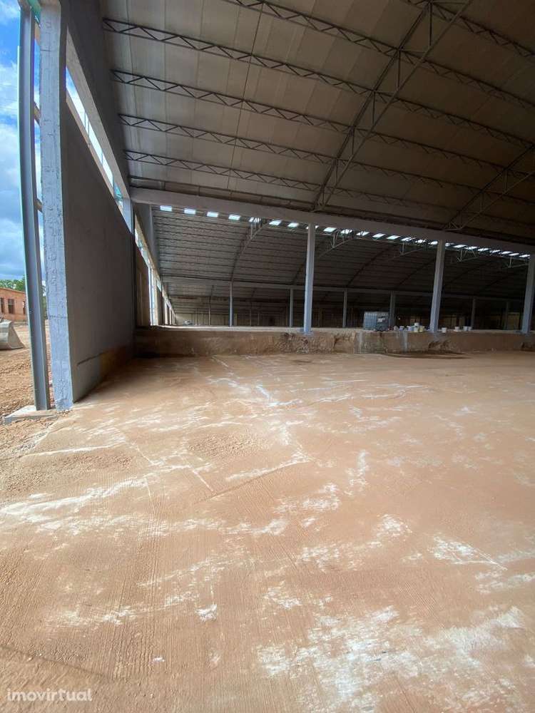 OPORTUNIDADE DE INVESTIMENTO - Armazéns / Indústria em Águeda - Grande imagem: 4/4