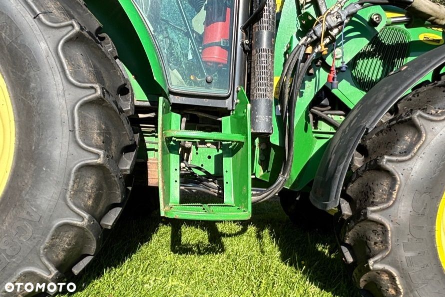 John Deere John Deere 5820 , rok 2005 , ideal stan / 88 KM - 5