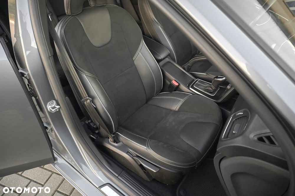 Volvo V40 D3 Geartronic RDesign - 26