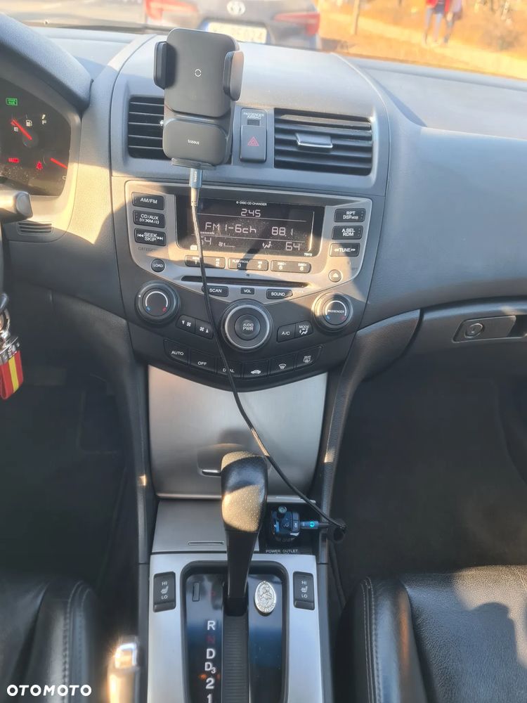 Honda Accord 3.0 V6 EX - 8