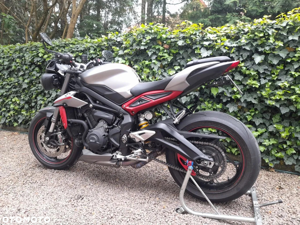 Triumph Street Triple - 4