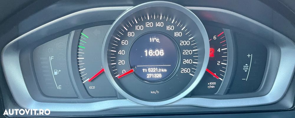 Volvo V60 D2 Momentum - 14