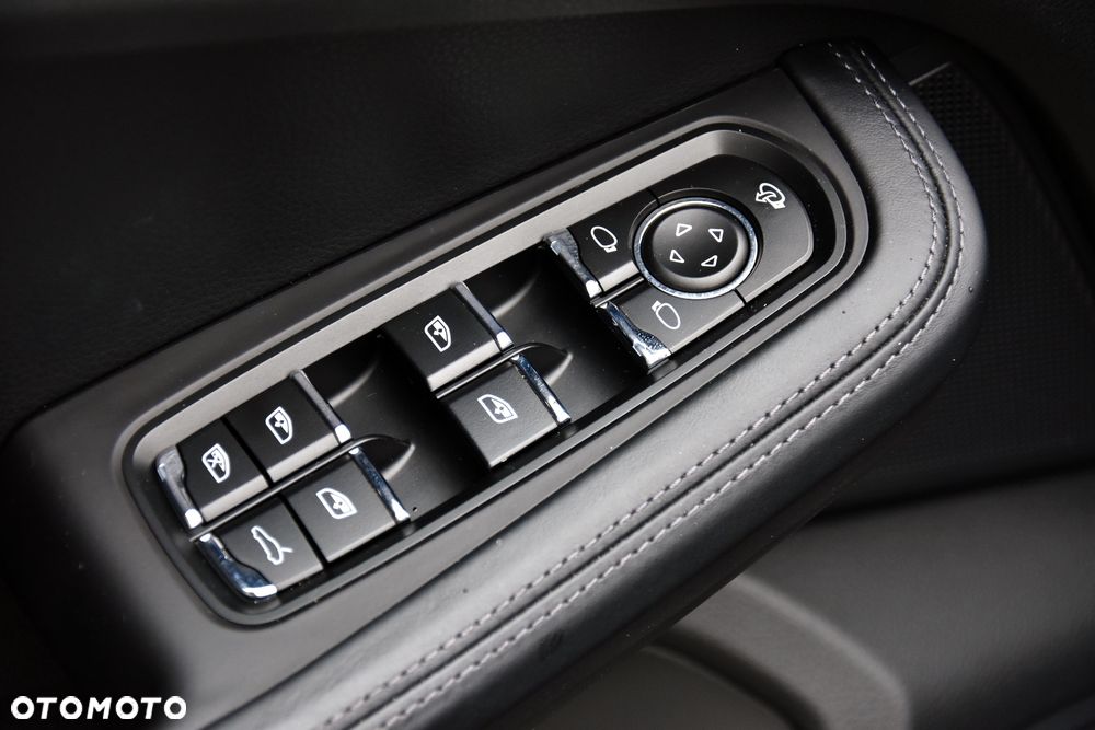 Porsche Macan T - 12