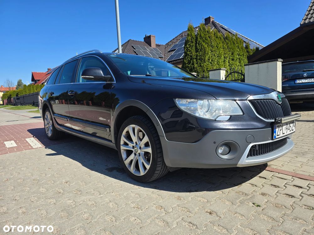 Skoda Superb 2.0 TDI Ambition Outdoor DSG - 2