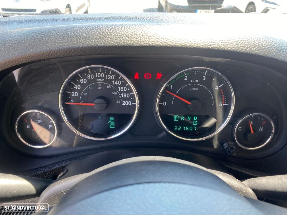Jeep Wrangler - 10