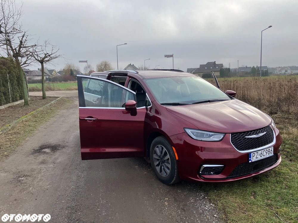 Chrysler Pacifica - 12