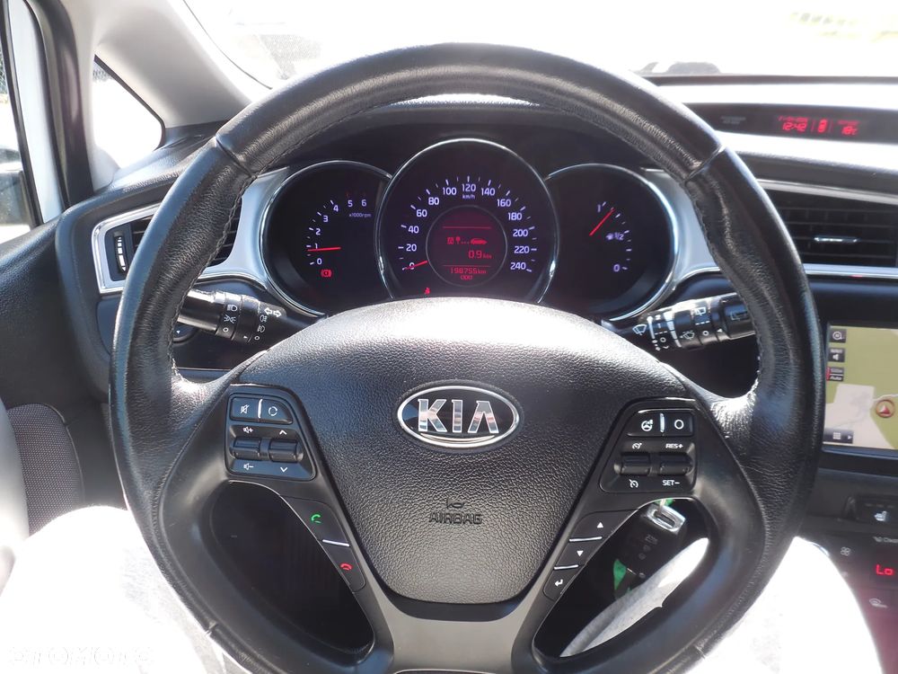 Kia Ceed 1.6 CRDi 136 ISG Dream Team Edition - 23