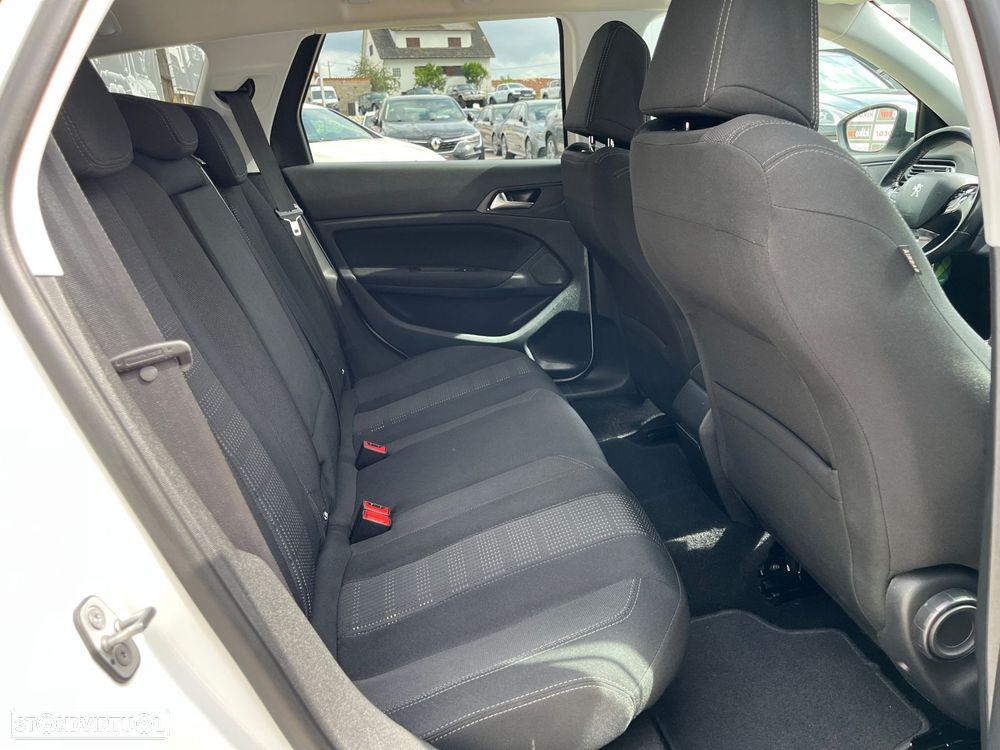 Peugeot 308 SW 1.2 PureTech Allure - 45