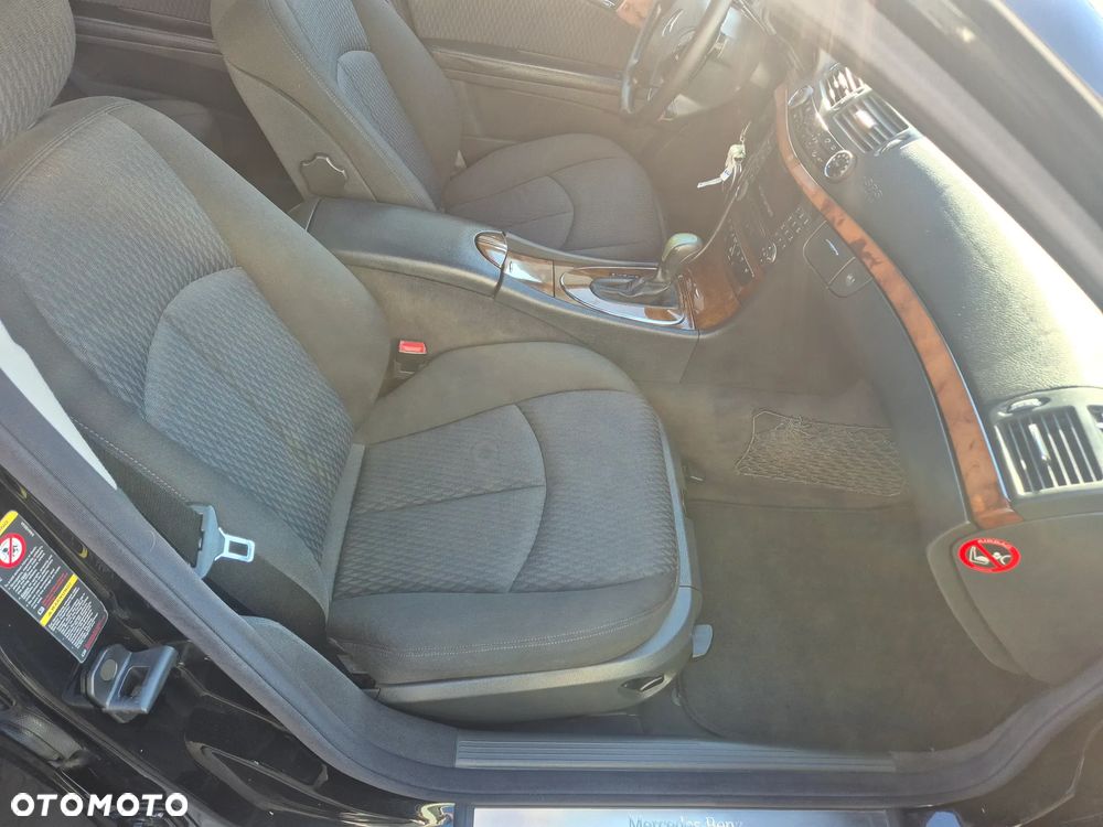 Mercedes-Benz Klasa E 240 4Matic Elegance - 23