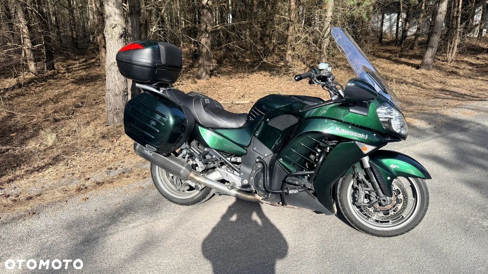 Kawasaki GTR - 4