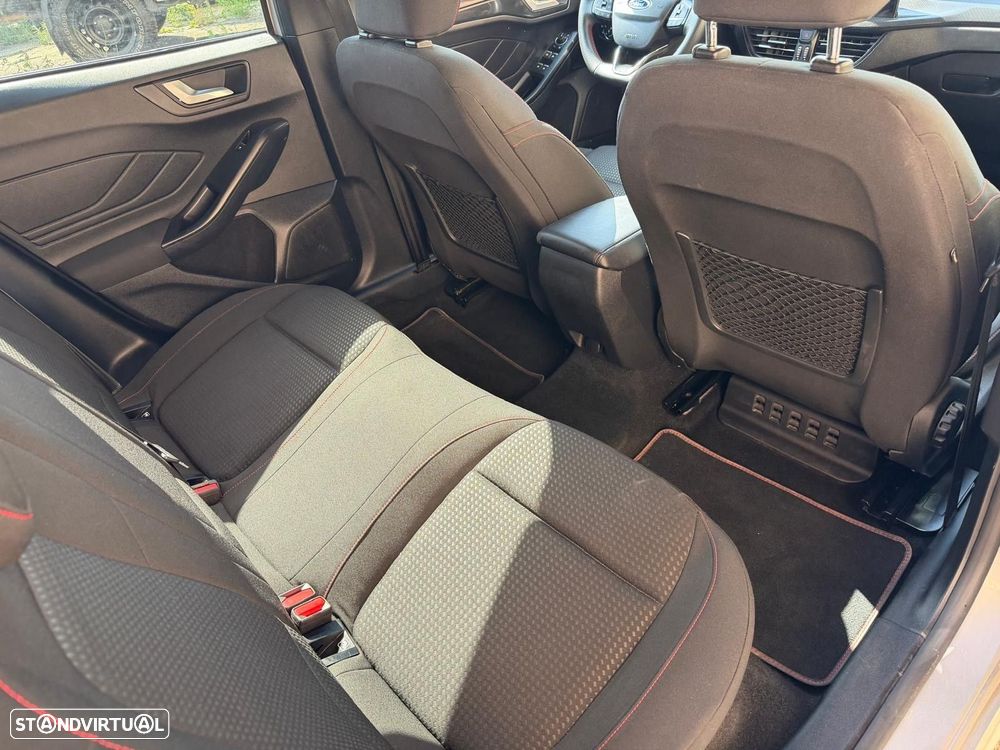 Ford Focus SW 1.0 EcoBoost MHEV ST-Line X - 13