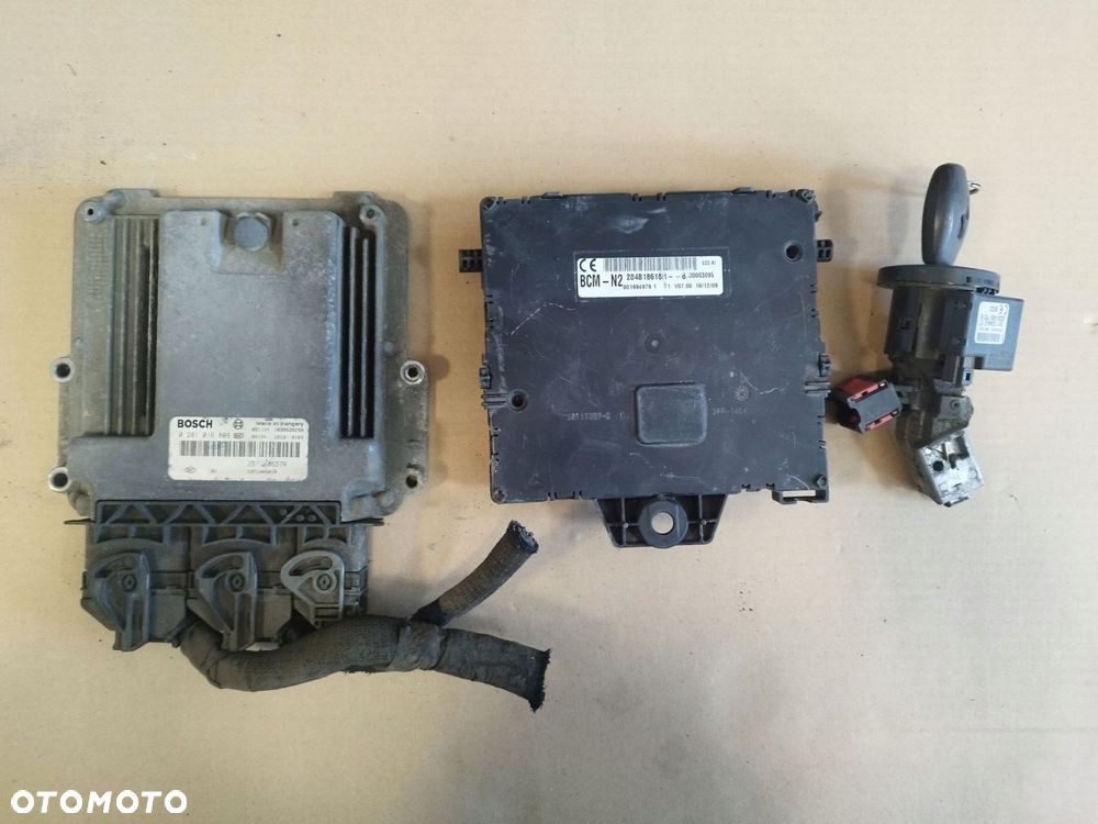 ZESTAW STARTOWY KOMPUTER STEROWNIK MASTER III MOVANO B 2.3 DCI 0281016808 - 1