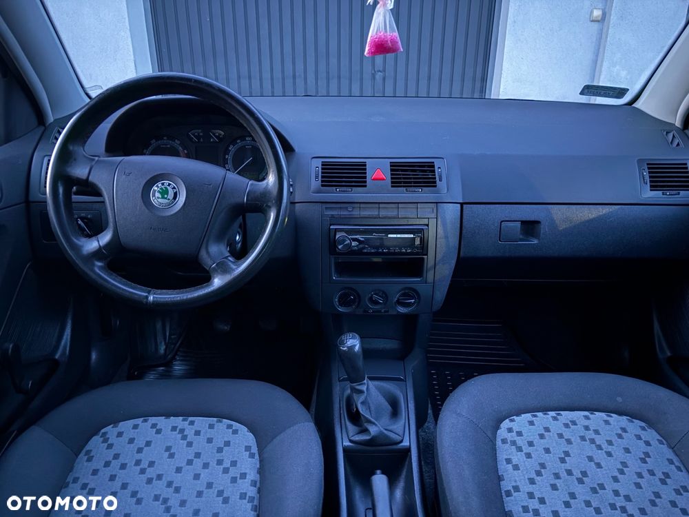 Skoda Fabia 1.4 16V Ambiente - 8