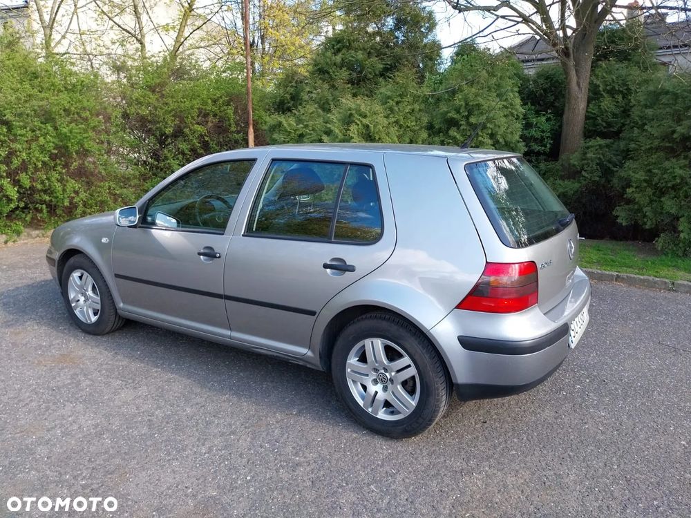 Volkswagen Golf 1.6 FSI Trendline - 2