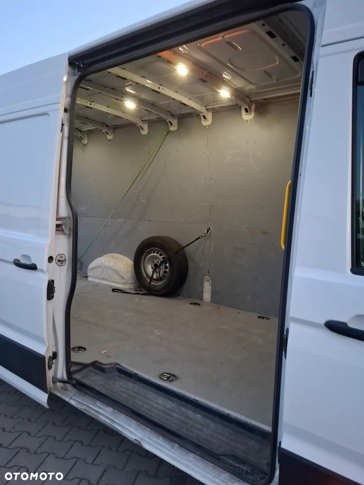 Volkswagen Crafter - 11