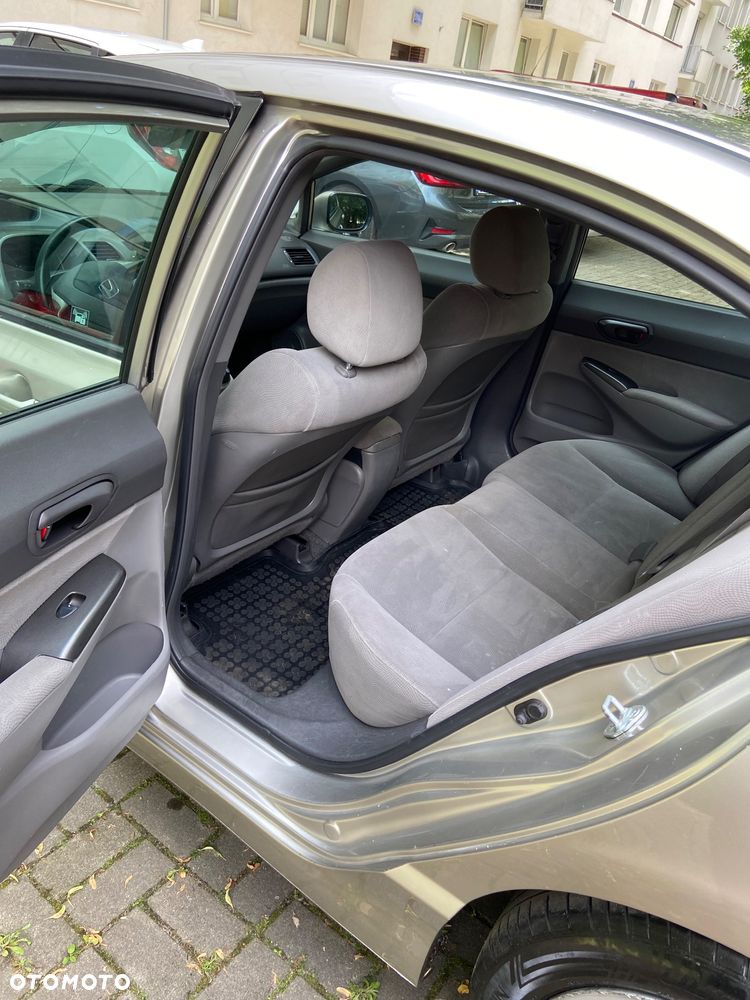 Honda Civic 1.8 Comfort - 9
