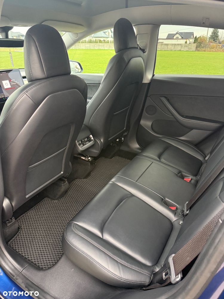 Tesla Y Premium Long Range Dual Motor AWD - 16