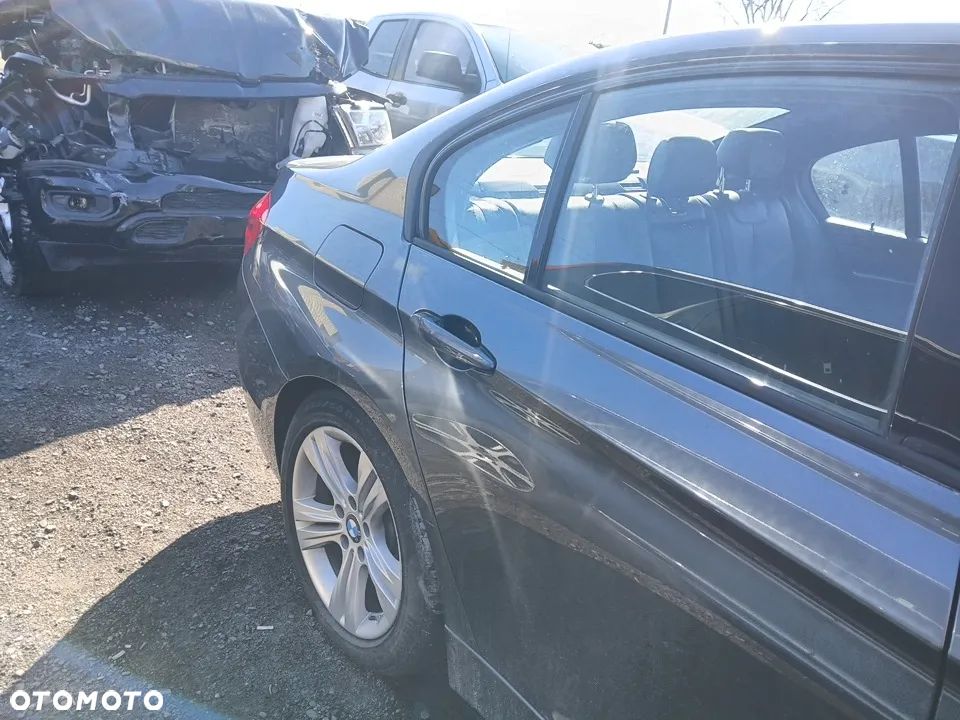BMW Seria 3 328i xDrive - 16