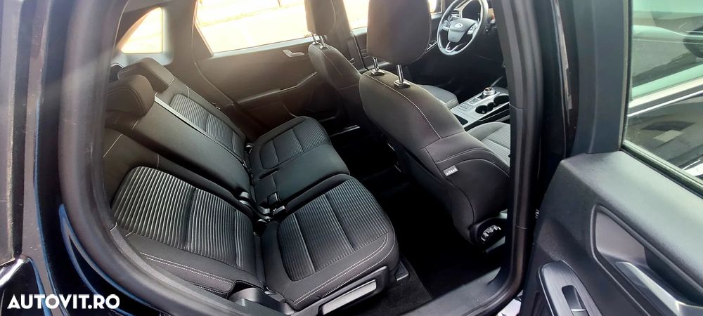 Ford Kuga - 12