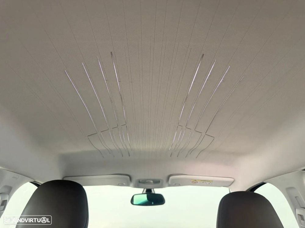 Peugeot 2008 PureTech 110 GPF Stop&Start EAT6 Allure — fotografia 12