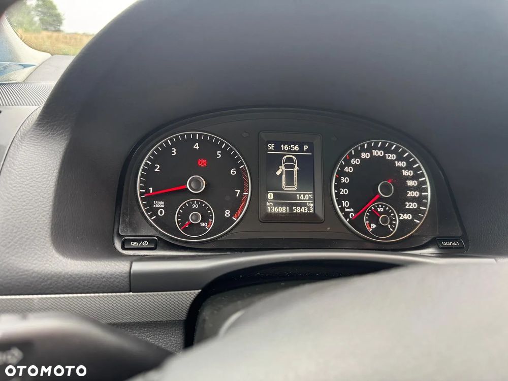 Volkswagen Touran - 16