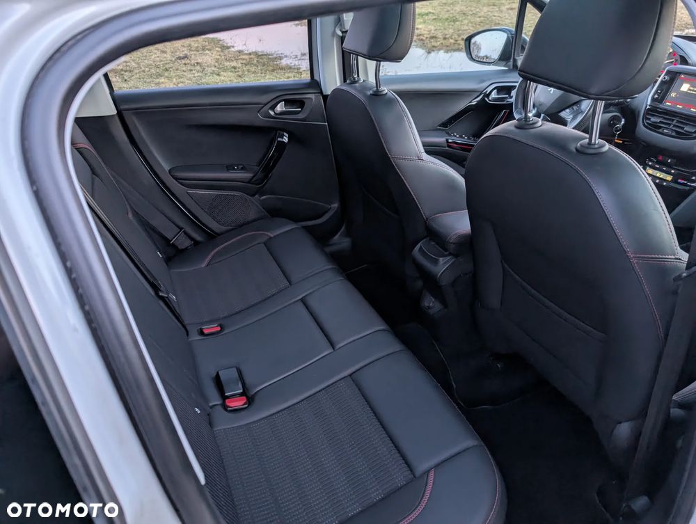 Peugeot 2008 PureTech 110 Stop&Start GT-Line Edition - 13