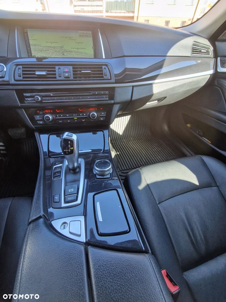 BMW Seria 5 520d - 28