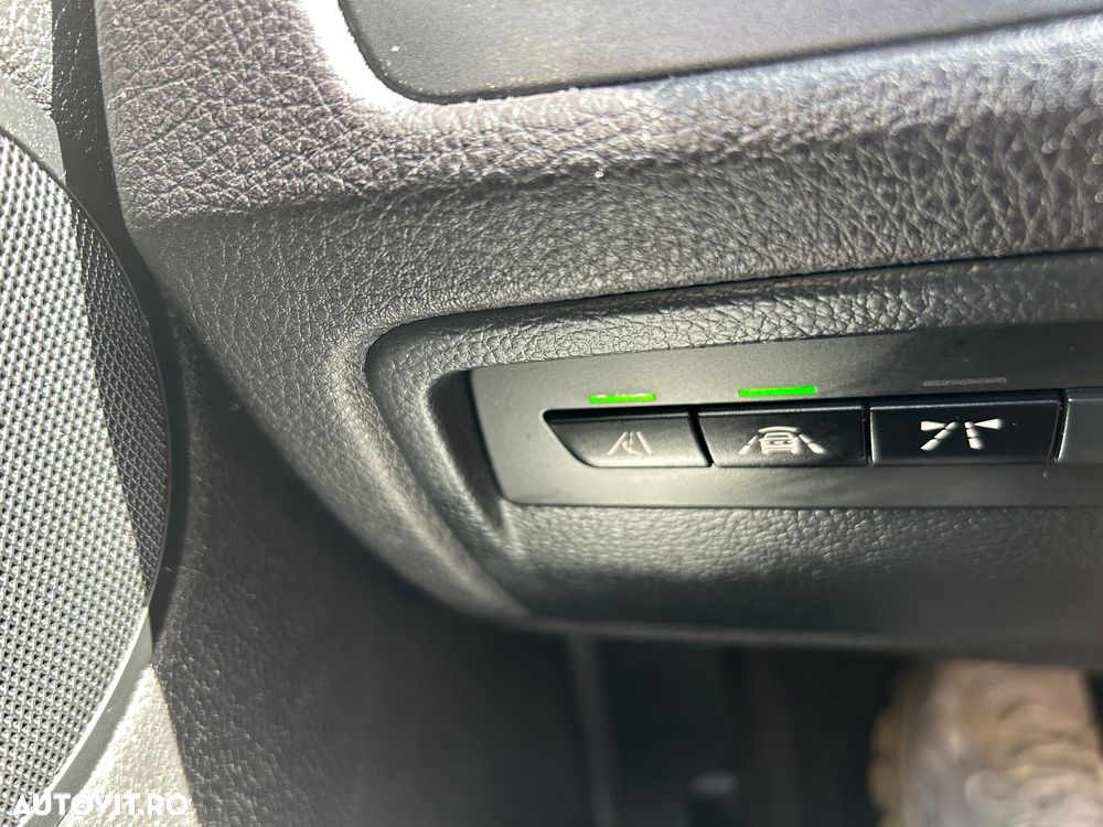 BMW Seria 3 320d Touring Aut. Sport Line - 10