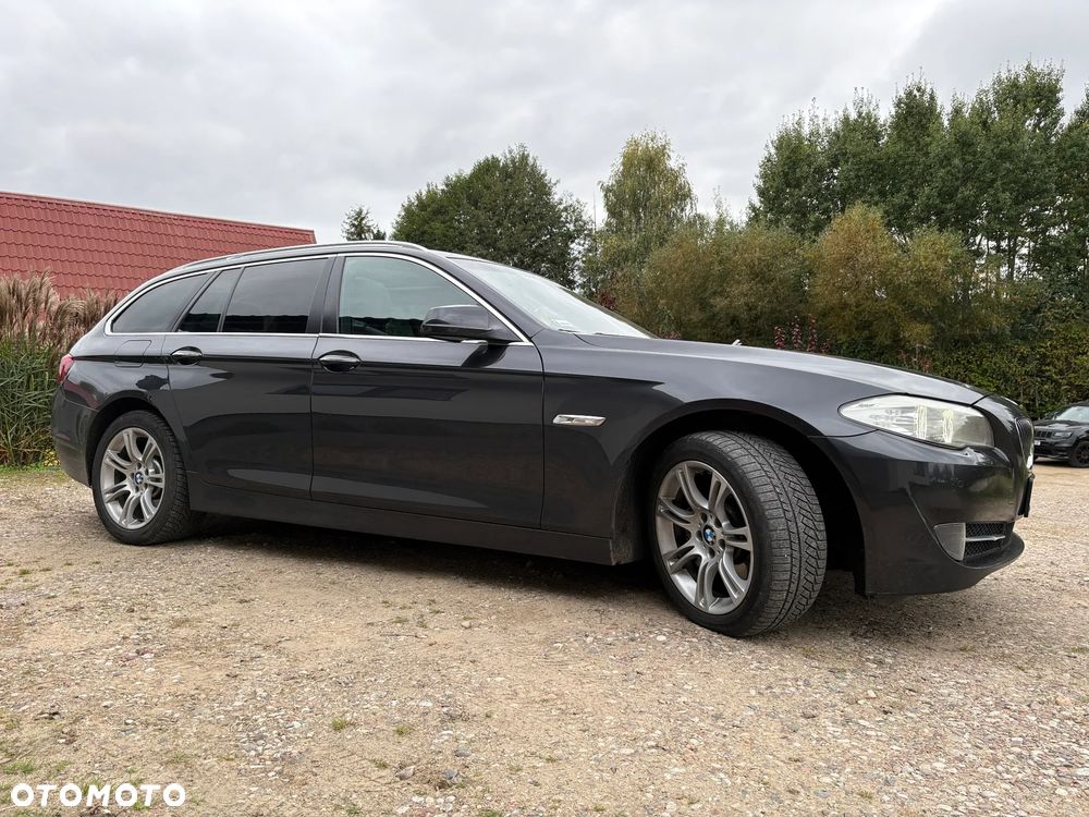BMW Seria 5 525d xDrive - 5