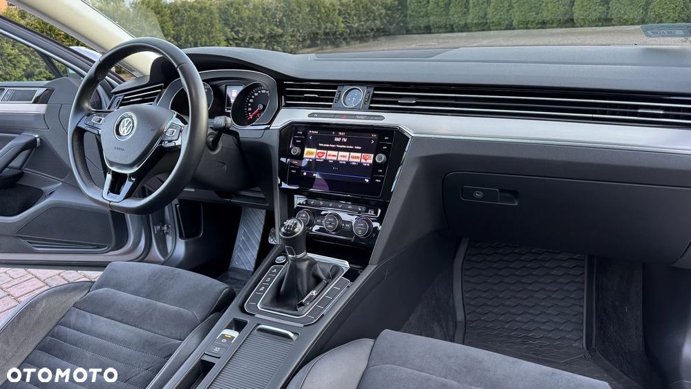 Volkswagen Passat 1.8 TSI BMT Highline - 31