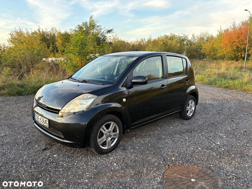 Daihatsu Sirion - 2