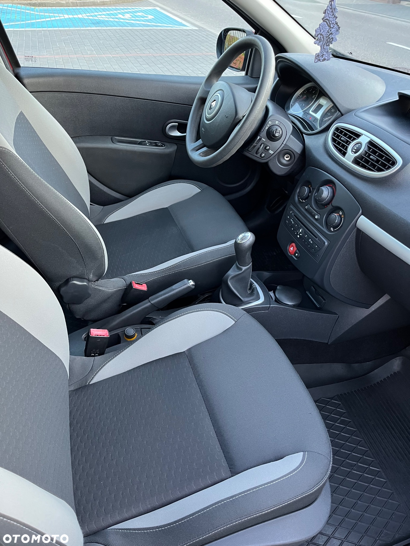 Renault Clio 1.2 16V Authentique - 19