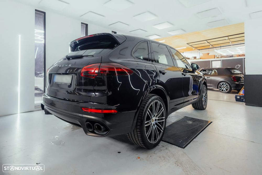 Porsche Cayenne S E-Hybrid Platinum Edition - 4