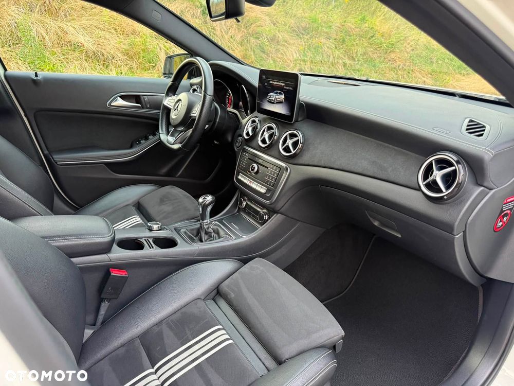 Mercedes-Benz Klasa A 180 (BlueEFFICIENCY) AMG Sport - 38