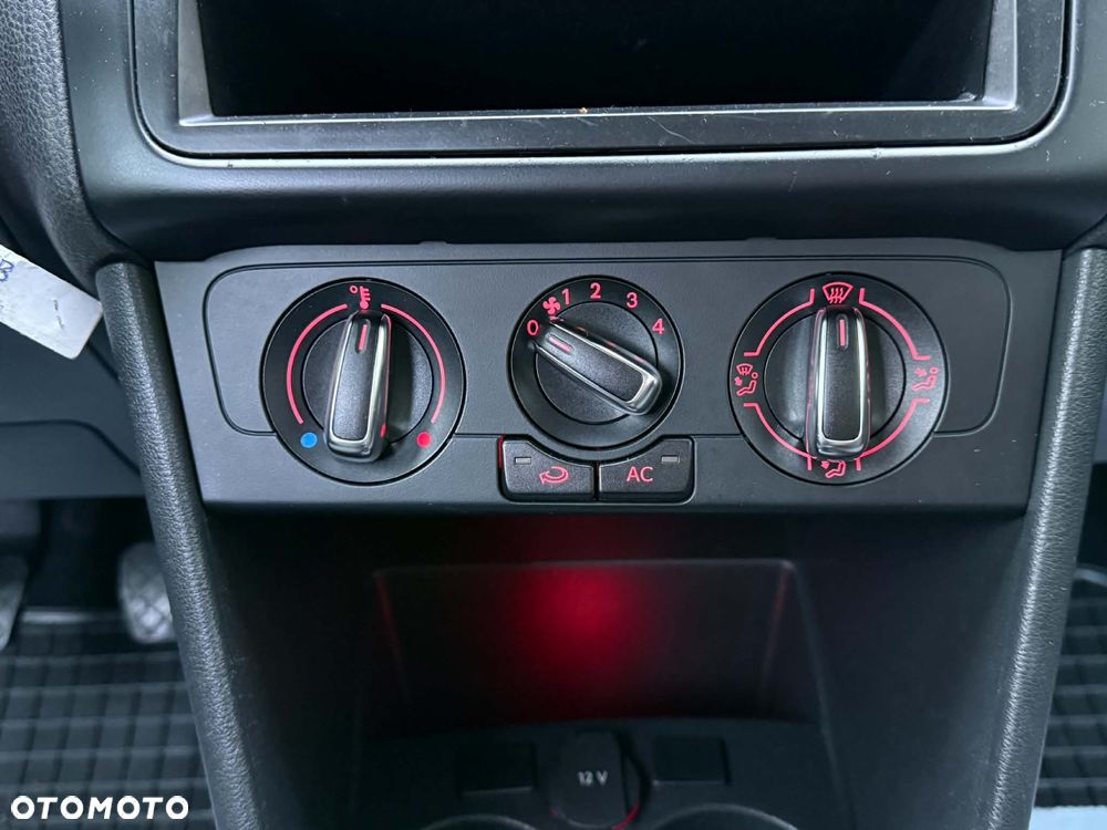 Volkswagen Polo 1.6 United - 26