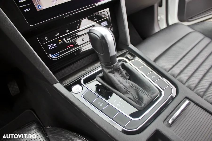 Volkswagen Passat Variant 2.0 TDI DSG (BlueMotion Technology) Highline - 17