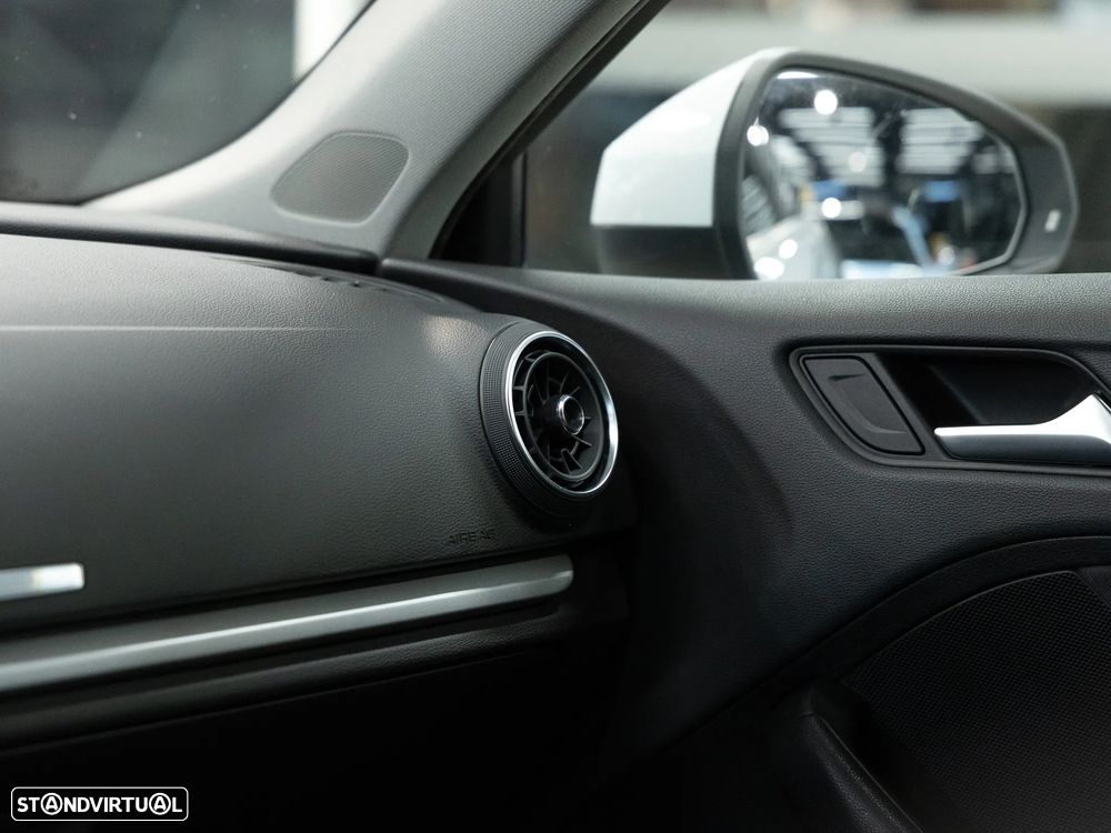 Audi A3 Sportback 1.6 TDI Design - 12