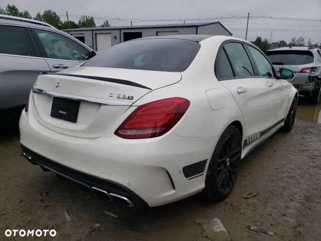Mercedes-Benz Klasa C AMG 63 S AMG Speedshift 7G-MCT Edition 1 - 32