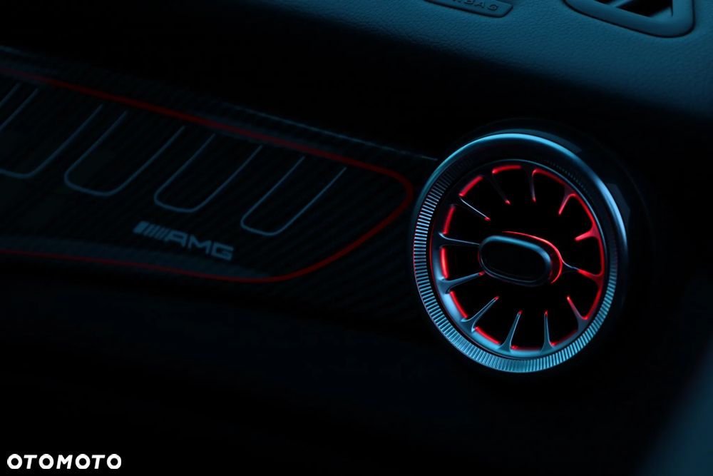 Mercedes-Benz CLA 200 7G-DCT AMG Line - 35