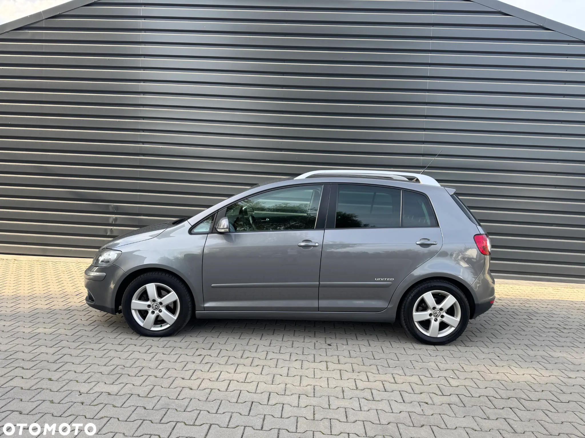 Volkswagen Golf 1.9 TDI DSG United - 2
