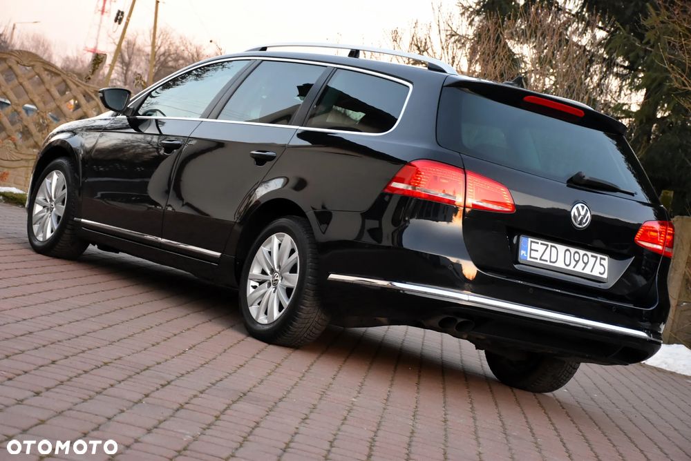 Volkswagen Passat 2.0 TDI DSG Comfortline - 4