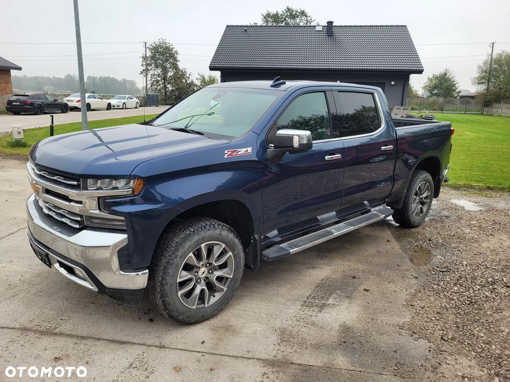 Chevrolet Silverado - 1