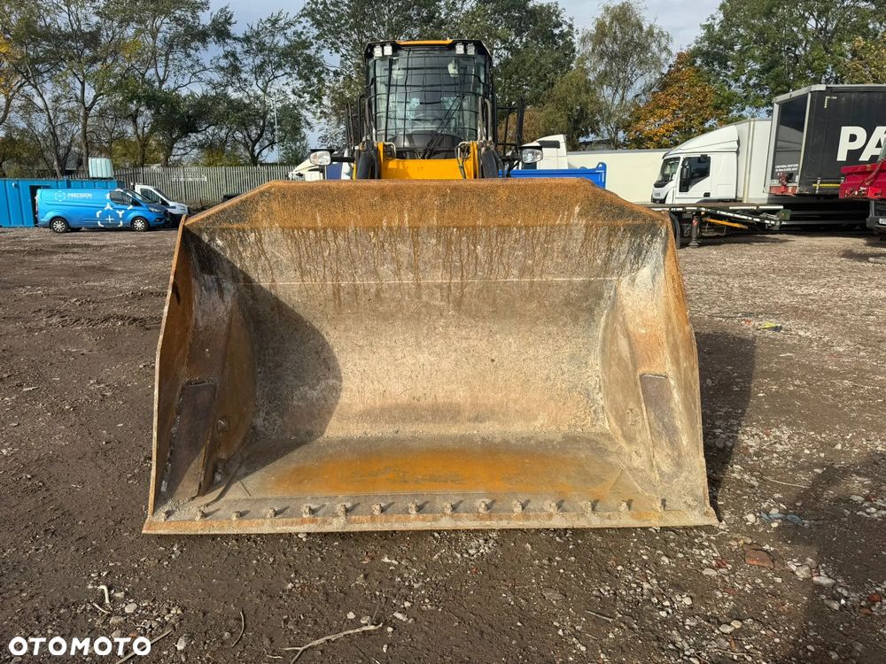 JCB 437 - 4