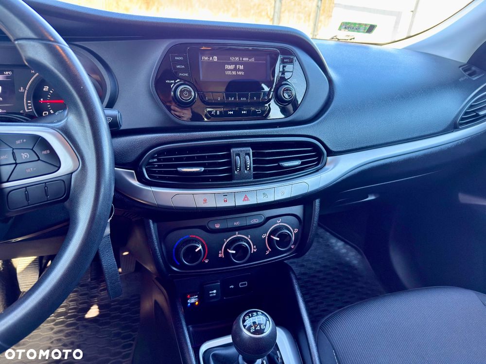 Fiat Tipo 1.4 T-Jet 16v Lounge - 19