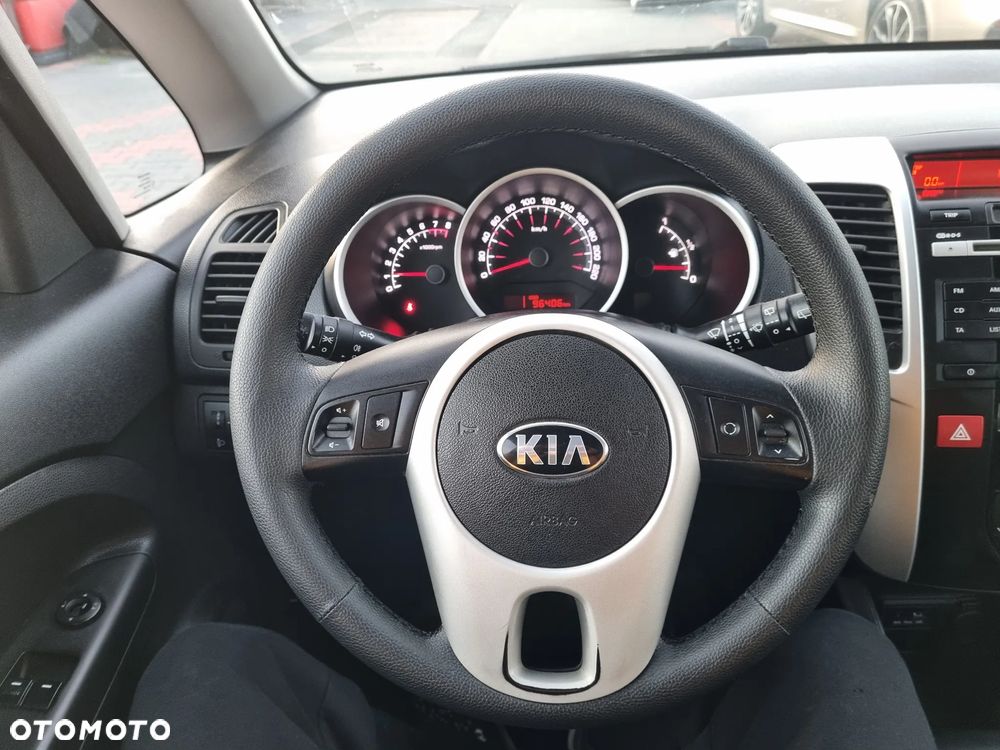 Kia Venga 1.4 L - 11