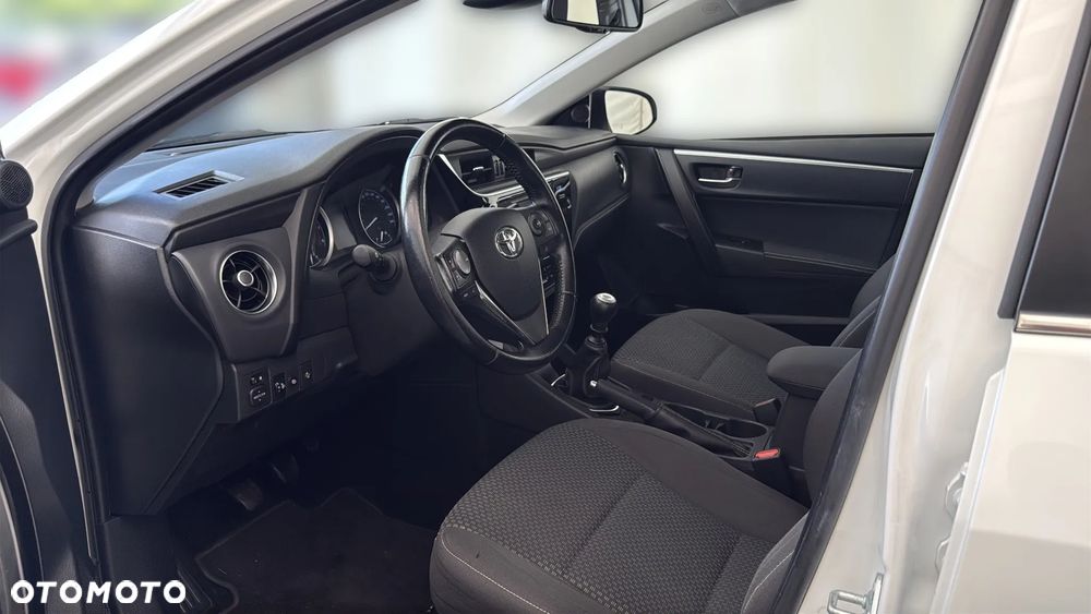 Toyota Corolla 1.6 Comfort - 10