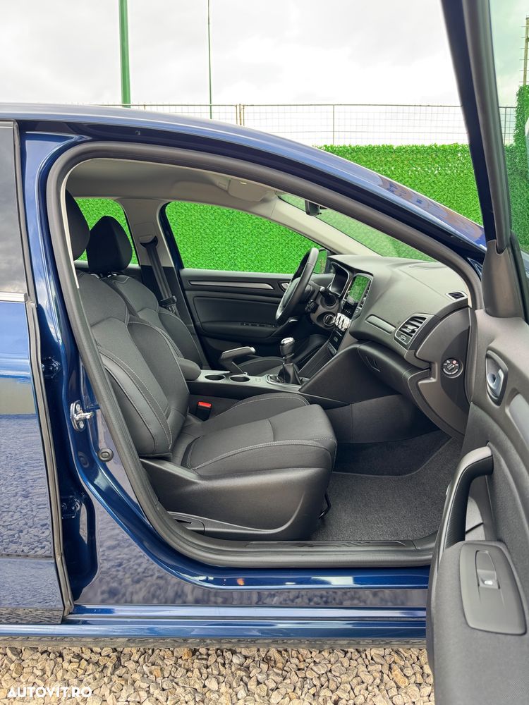 Renault Megane TCe 130 Expression - 11