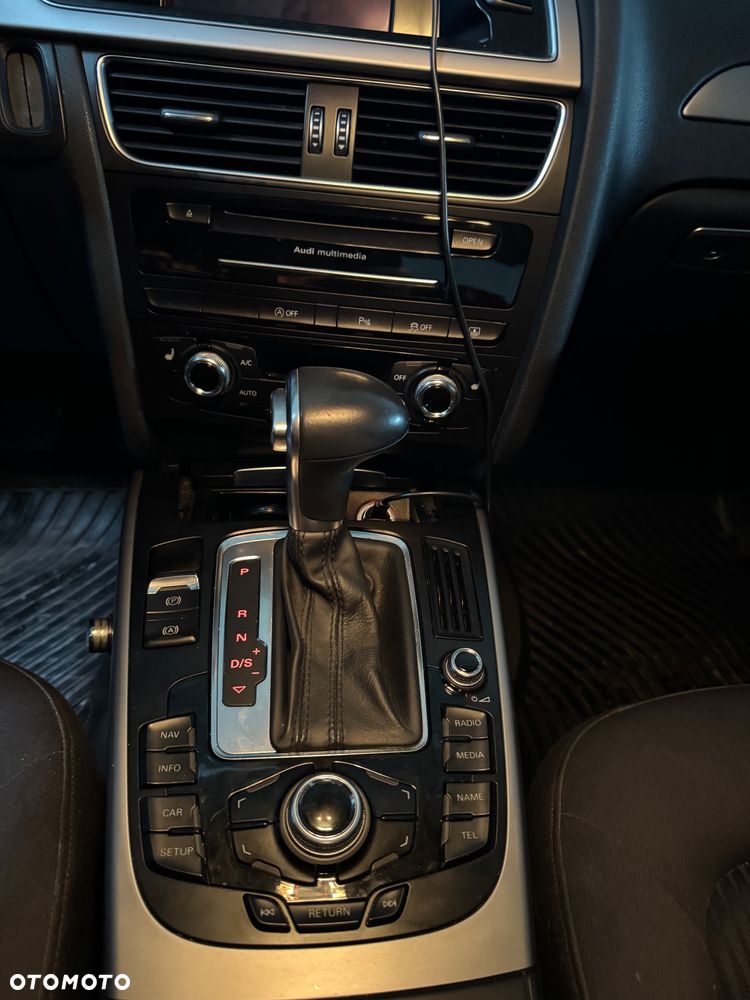 Audi A4 Limousine - 10