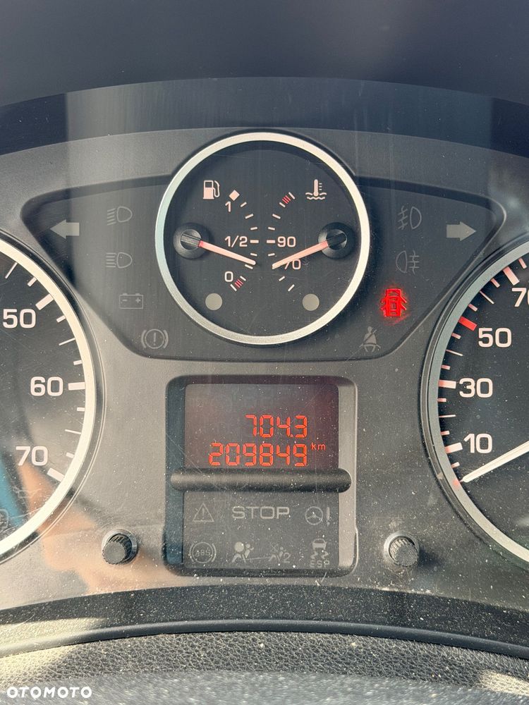 Peugeot Partner HDi FAP 110 Premium - 9