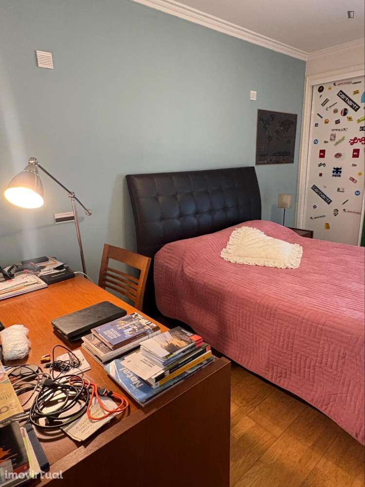 Quarto - localizado em Algés Lisbon - Grande imagem: 2/7